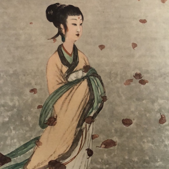 Asian Print Lady Outdoors In Autumn Leaves In The Breeze - Picture 4 of 4